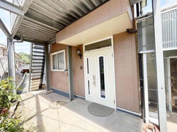 福山市北本庄、中古一戸建ての玄関画像です