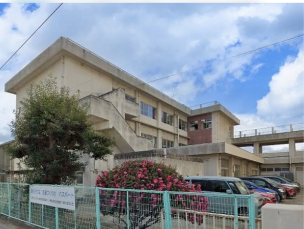 福山市御船町、新築一戸建ての小学校画像です
