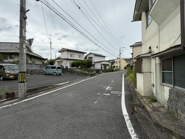 福山市南本庄、土地の前面道路を含む現地写真画像です
