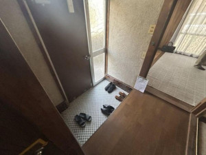 福山市、中古一戸建ての玄関画像です