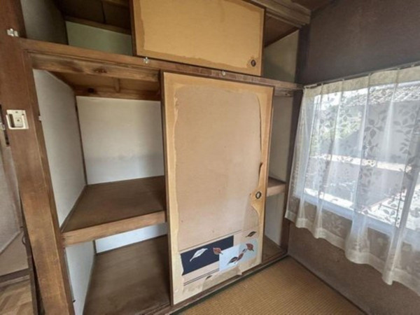 福山市、中古一戸建ての収納画像です