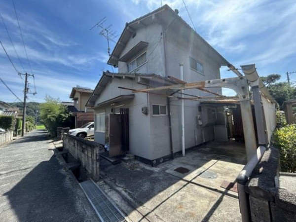 福山市、中古一戸建ての外観画像です
