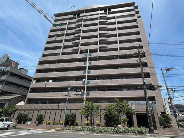 福山市入船町、マンションの外観画像です