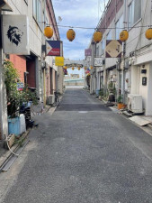 福山市入船町、収益物件/店舗の前面道路を含む現地写真画像です