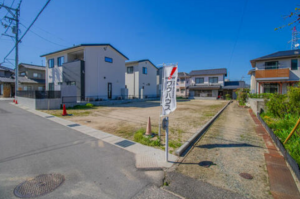 福山市駅家町大字江良、新築一戸建ての前面道路を含む現地写真画像です