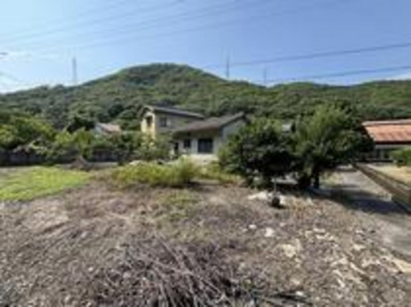 福山市郷分町、土地の前面道路を含む現地写真画像です