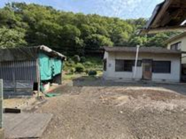 福山市郷分町、土地の前面道路を含む現地写真画像です