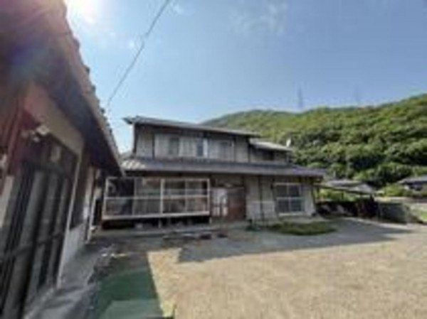 福山市郷分町、土地の前面道路を含む現地写真画像です