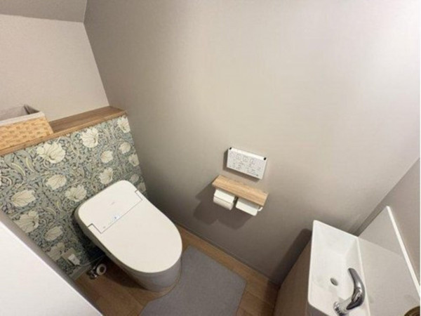 福山市蔵王町、中古一戸建てのトイレ画像です