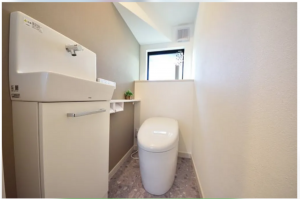 福山市川口町、新築一戸建てのトイレ画像です
