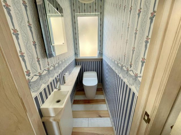 福山市、中古一戸建てのトイレ画像です