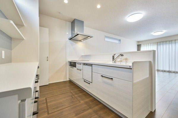 福山市水呑町、新築一戸建てのキッチン画像です
