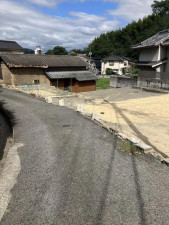 福山市佐波町、土地の前面道路を含む現地写真画像です