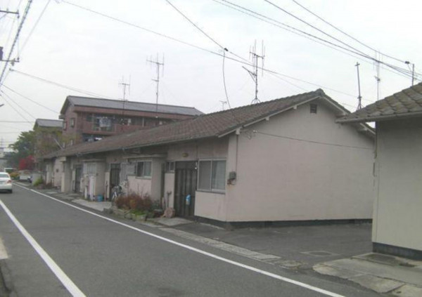 福山市曙町、土地の前面道路を含む現地写真画像です