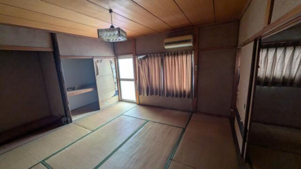 府中市木野山町、中古一戸建ての居間画像です