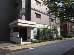 福山市今町、マンションの前面道路を含む現地写真画像です