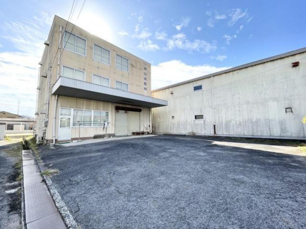 府中市広谷町、収益物件/店舗事務所の前面道路を含む現地写真画像です