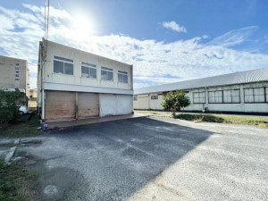 府中市広谷町、収益物件/店舗事務所の前面道路を含む現地写真画像です
