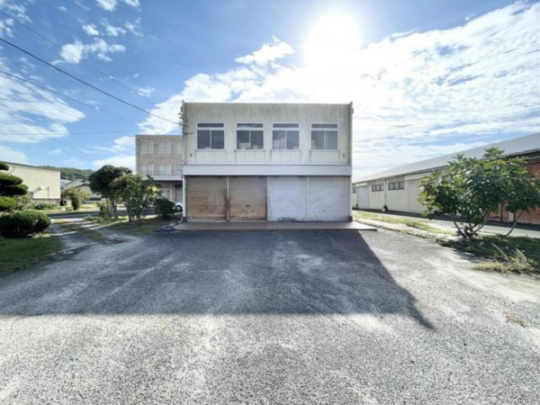 府中市広谷町、収益物件/店舗事務所の前面道路を含む現地写真画像です