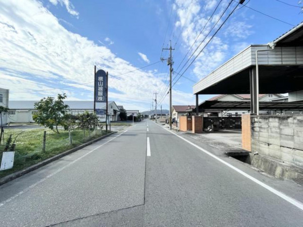 府中市広谷町、収益物件/店舗事務所の前面道路を含む現地写真画像です