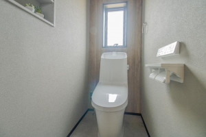 福山市神辺町新湯野、新築一戸建てのトイレ画像です