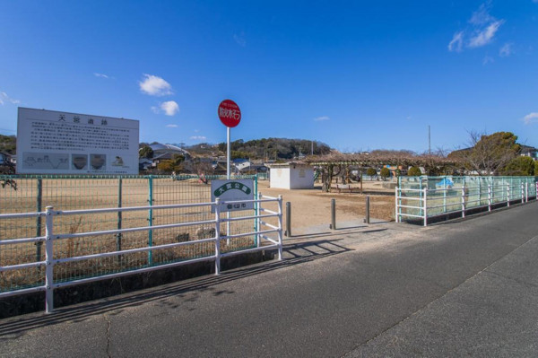 福山市神辺町新湯野、新築一戸建ての中学校画像です