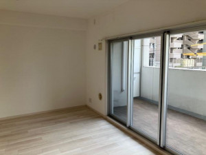 福山市東桜町、マンションの内装画像です