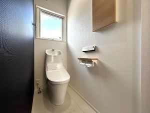 倉敷市大内、新築一戸建てのトイレ画像です