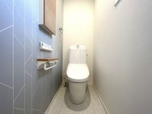 倉敷市堀南、新築一戸建てのトイレ画像です