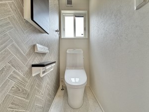 倉敷市笹沖、新築一戸建てのトイレ画像です