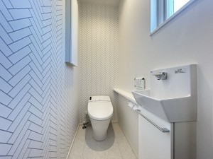 倉敷市児島下の町、新築一戸建てのトイレ画像です