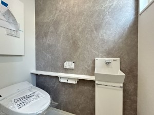 倉敷市北畝、新築一戸建てのトイレ画像です