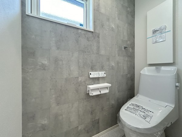 倉敷市北畝、新築一戸建てのトイレ画像です