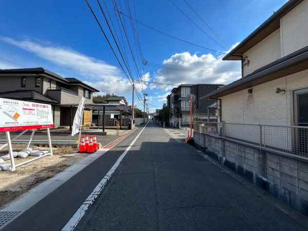 倉敷市笹沖、土地の前面道路を含む現地写真画像です