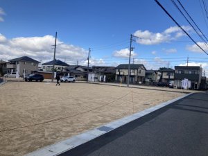 倉敷市八王寺町、土地の前面道路を含む現地写真画像です