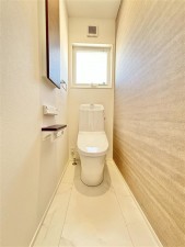 倉敷市藤戸町天城、新築一戸建てのトイレ画像です