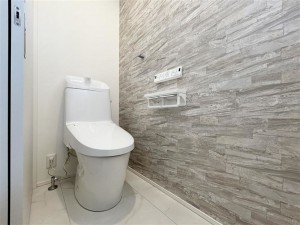 倉敷市藤戸町天城、新築一戸建てのトイレ画像です