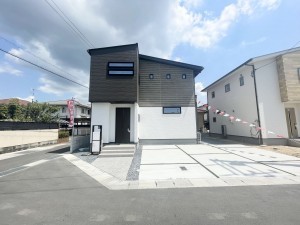 倉敷市西中新田、新築一戸建ての外観画像です