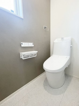 倉敷市西中新田、新築一戸建てのトイレ画像です