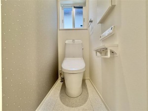 倉敷市沖新町、新築一戸建てのトイレ画像です