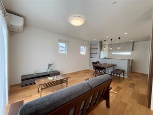 倉敷市笹沖、新築一戸建ての居間画像です
