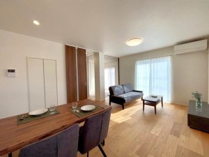 倉敷市笹沖、新築一戸建ての居間画像です