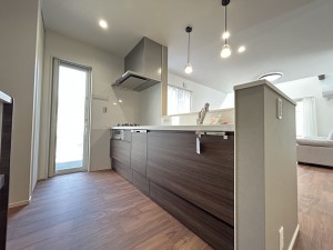 倉敷市笹沖、新築一戸建てのキッチン画像です