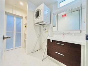 倉敷市西中新田、新築一戸建ての洗面画像です