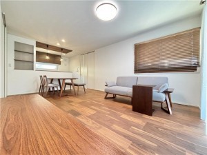 倉敷市西中新田、新築一戸建ての居間画像です