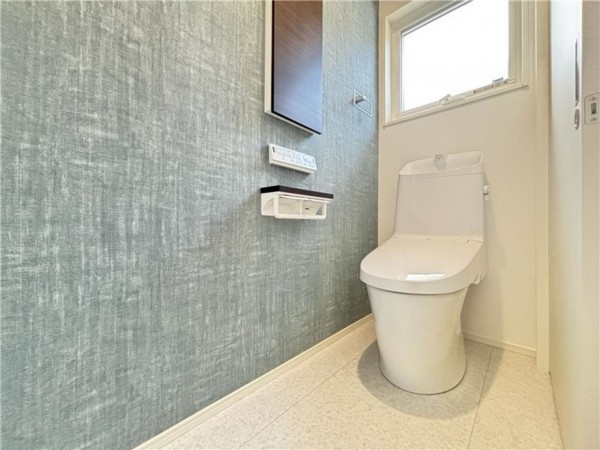 倉敷市西中新田、新築一戸建てのトイレ画像です