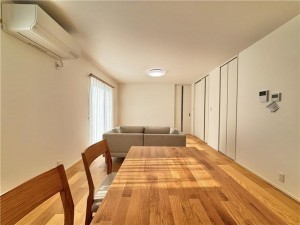 倉敷市西中新田、新築一戸建ての居間画像です