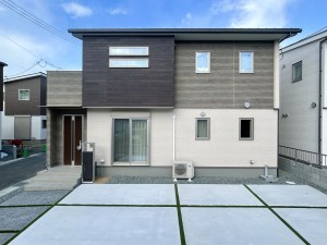 倉敷市西中新田、新築一戸建ての外観画像です