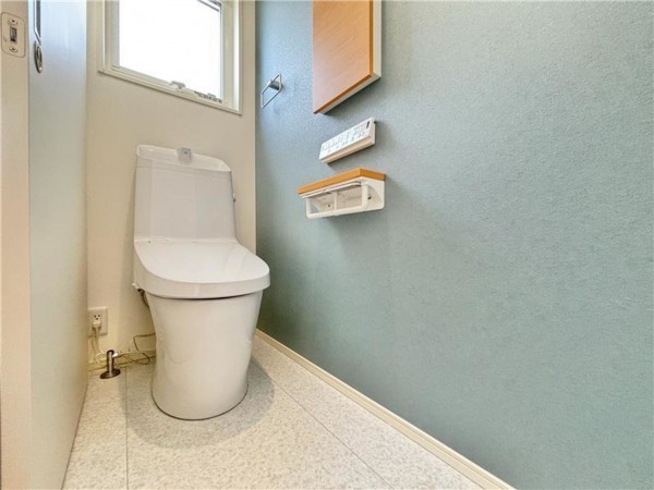 倉敷市西中新田、新築一戸建てのトイレ画像です