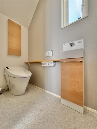 倉敷市西中新田、新築一戸建てのトイレ画像です